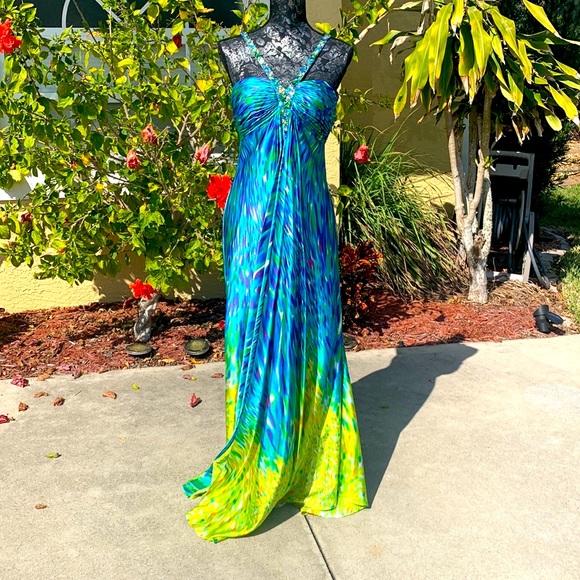 La Femme Dresses & Skirts - Stunning colorful whimsical gem gown by La Femme size 6